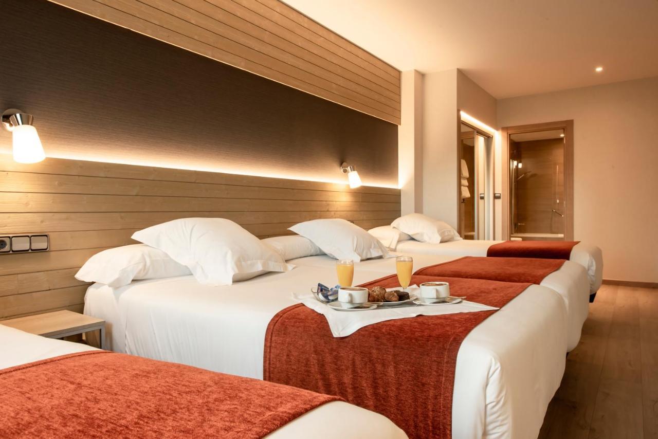 Hotel Avenida A Coruna Bagian luar foto