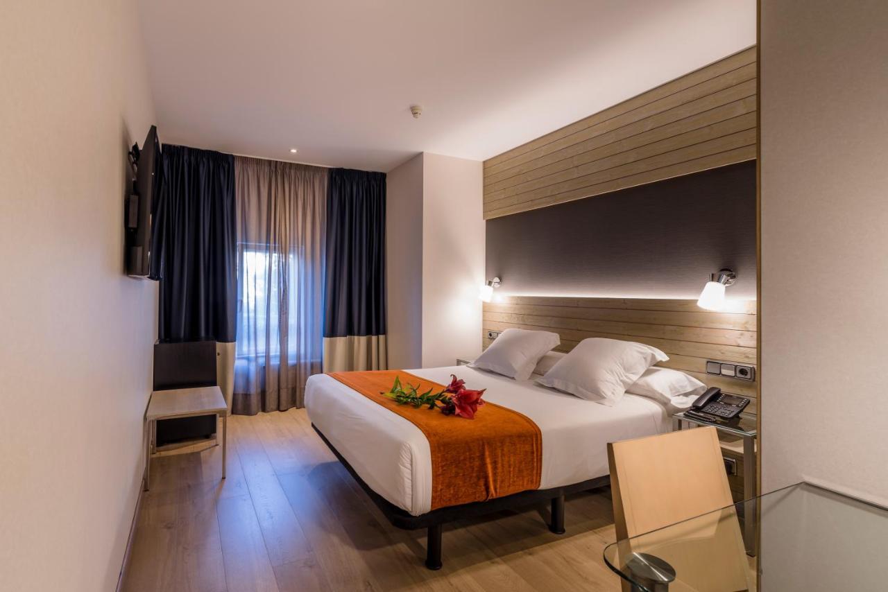 Hotel Avenida A Coruna Bagian luar foto