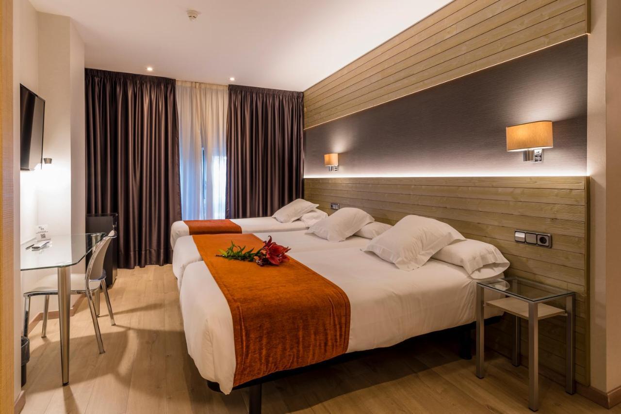 Hotel Avenida A Coruna Bagian luar foto