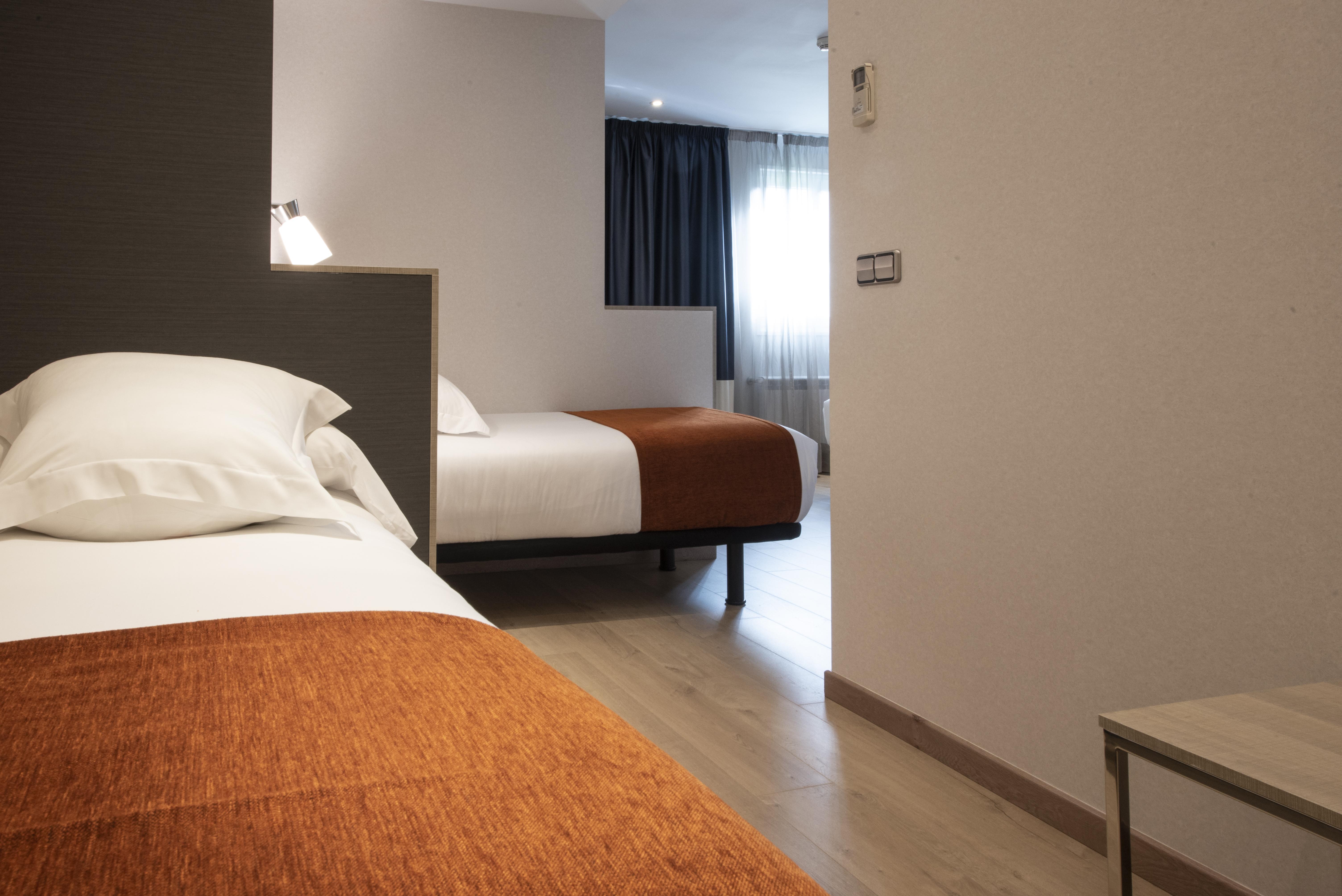 Hotel Avenida A Coruna Bagian luar foto