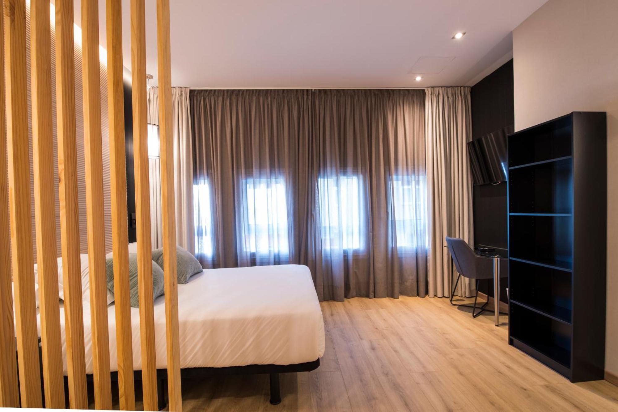 Hotel Avenida A Coruna Bagian luar foto